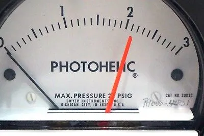 NEW DWYER 3003-C PRESSURE GAUGE 3003C