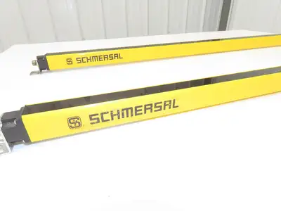 Schmersal SLC440COM-ER-0890-14 Safety Light Curtain Transmitter & Receiver Set