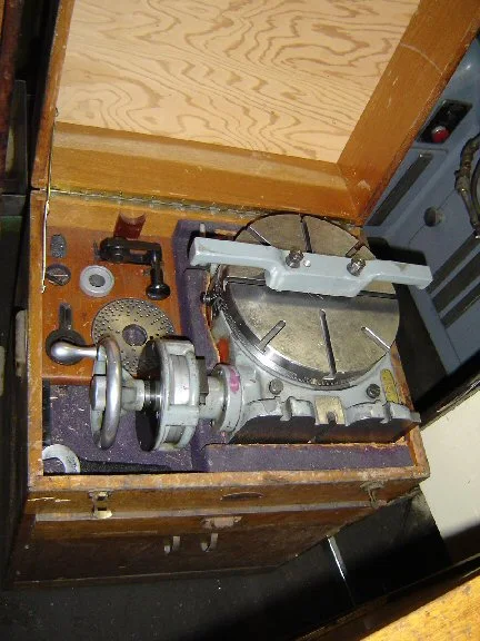 Moore 11" Horizontal/Vertical Rotary Table w/Dial Handle