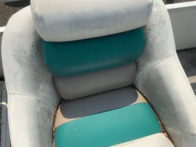 1998 Manitou Unknown 20' Pontoon Boat