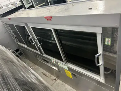 7-0004 Custom Deli’s 8 Foot Hot Case