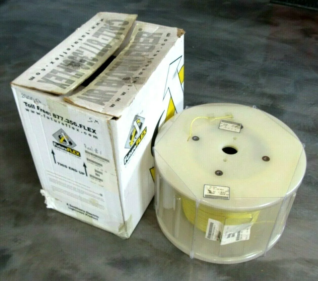 NEW FUTURE FLEX CSFB-35003SB9600018 FIBER OPTIC CABLE APPROX. 2200 FT