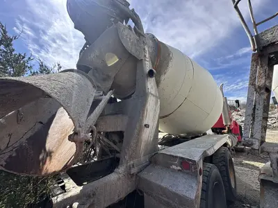 Used 2005 STERLING L9500 Concrete Mixer Trucks Kentucky US | Proxy Equipment #1388728