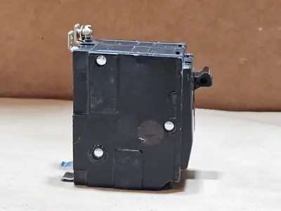 Used SQUARE D QOB215 Switchgears British Columbia CA | Lenmark #1438630