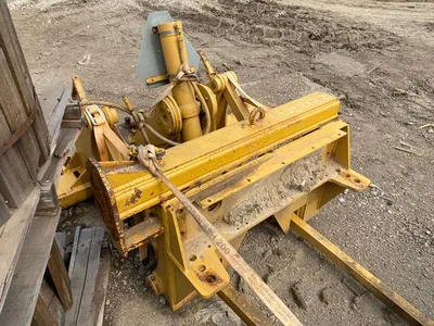 Caterpillar 140H Ripper