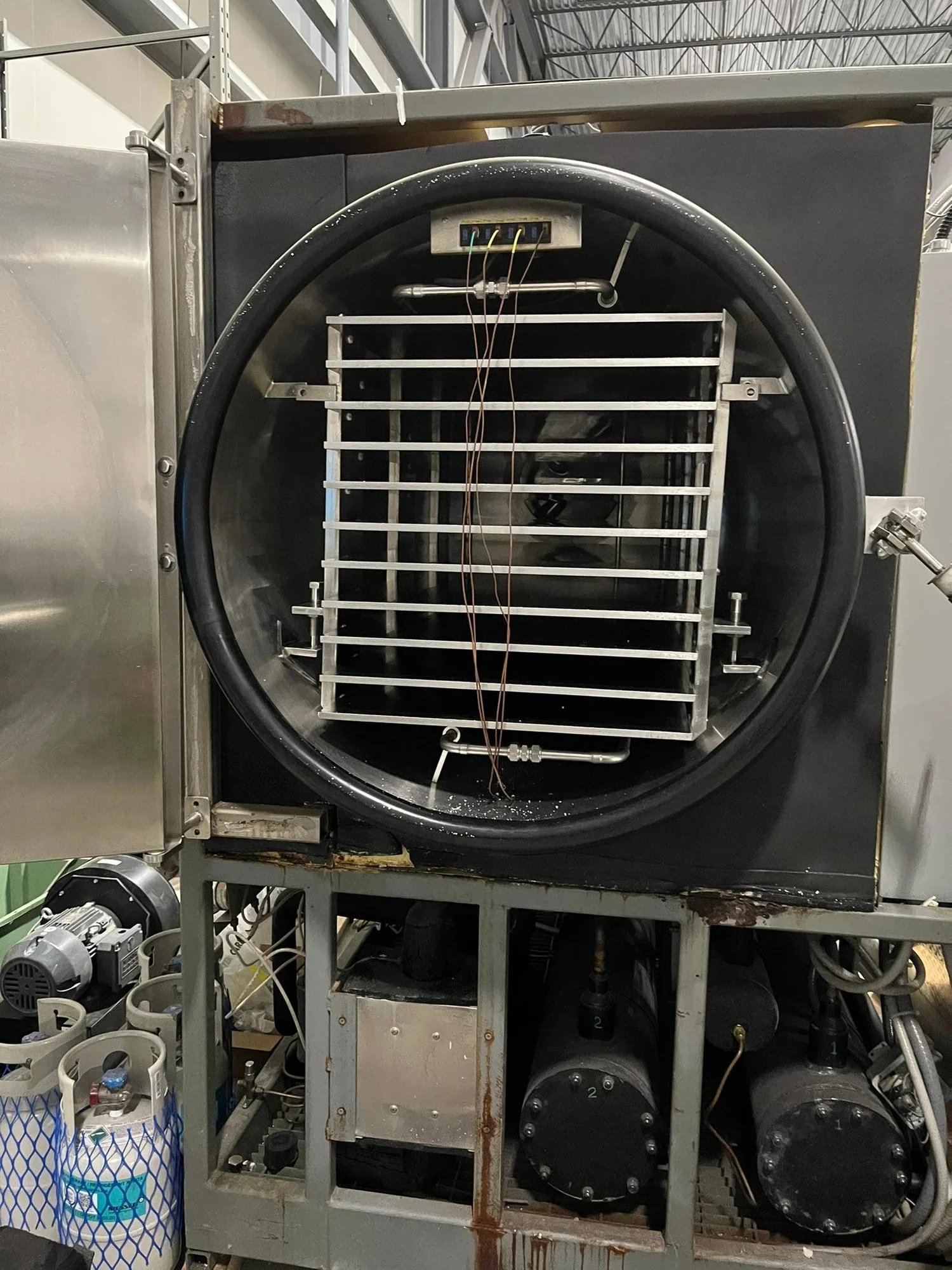 Lyophilizer VIRTIS FREEZE DRYER Freeze Dryer / Lyophilizer Model: BM4000 LL-55 # 3425