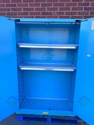 USED JUSTRITE 45 GALLON ACID AND CORROSIVE STORAGE CABINET W/ SOFT CLOSE DOORS, KEY