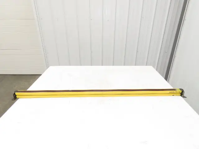Banner SLSR30-1200Q8 EZ Screen Safety Light Curtain Receiver 1200mm 24VDC