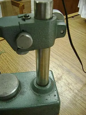 1490-700 Mititoyo Digimatic Height Indicator/Stand Model # 543-425-1