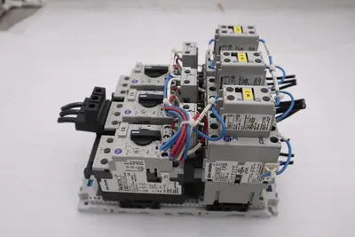 ALLEN BRADLEY 140M-D8E-C10 CIRCUIT BREAKER WITH 100-C30*00 CONTACTOR #4823-A