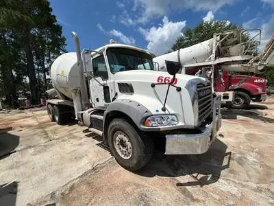 Used 2017 MACK GRANITE GU813 Concrete Mixer Trucks Florida US | Big D Heavy Equipment #1557021