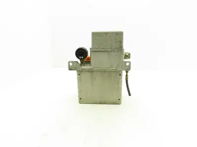 Showa LCB-4111C Lubricator Pump 0.1 L/min  1.2 Mpa 100VAC 2L Tank