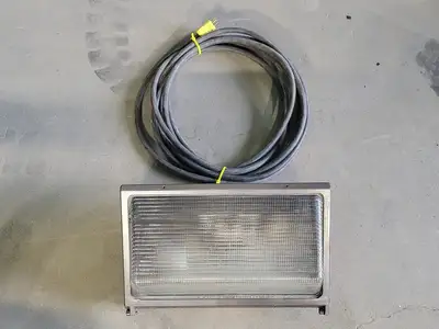 USED LITHONIA LIGHTING TWR2-250M-120-347-LPI-CSA