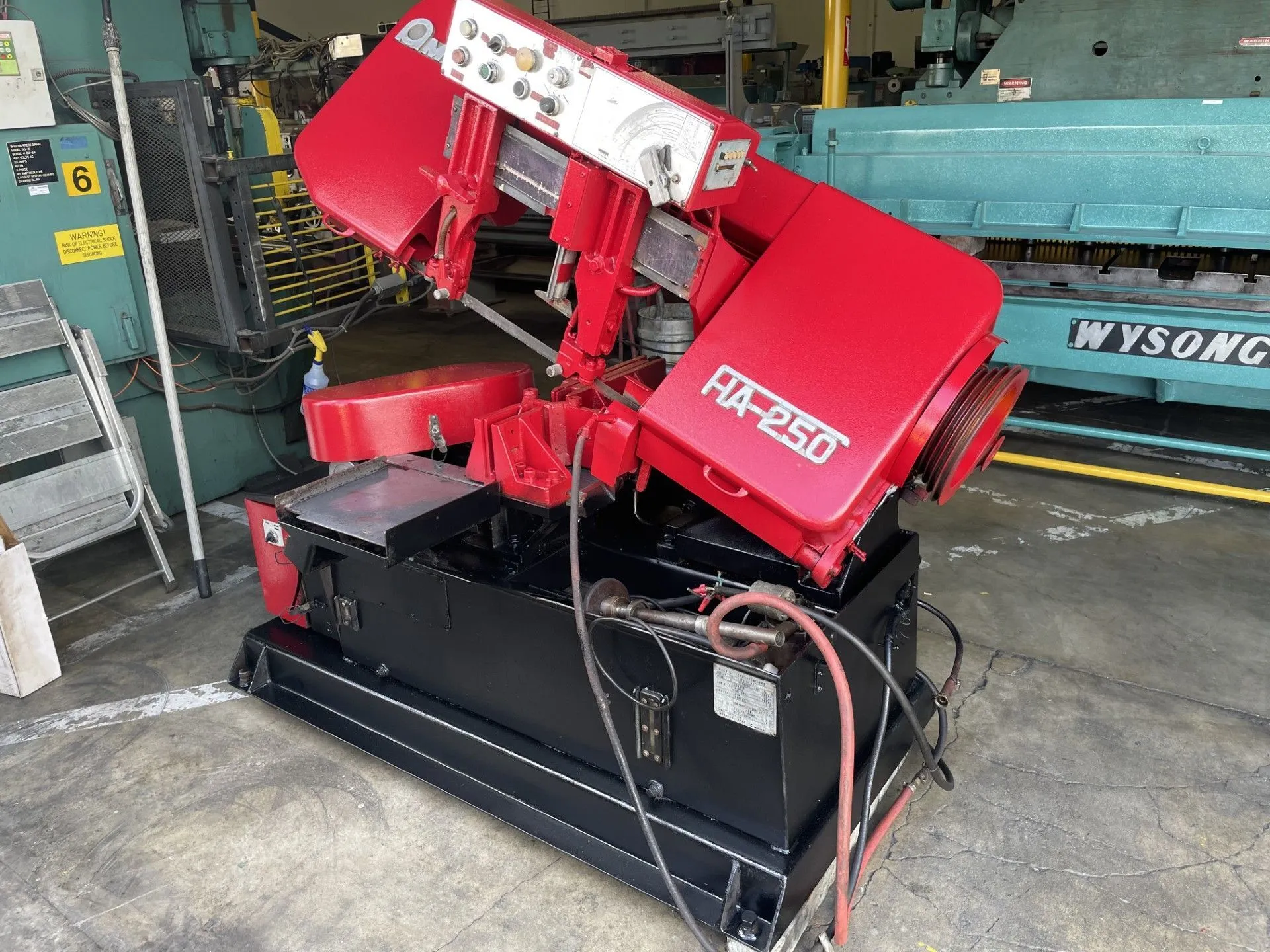 USED AMADA HA250