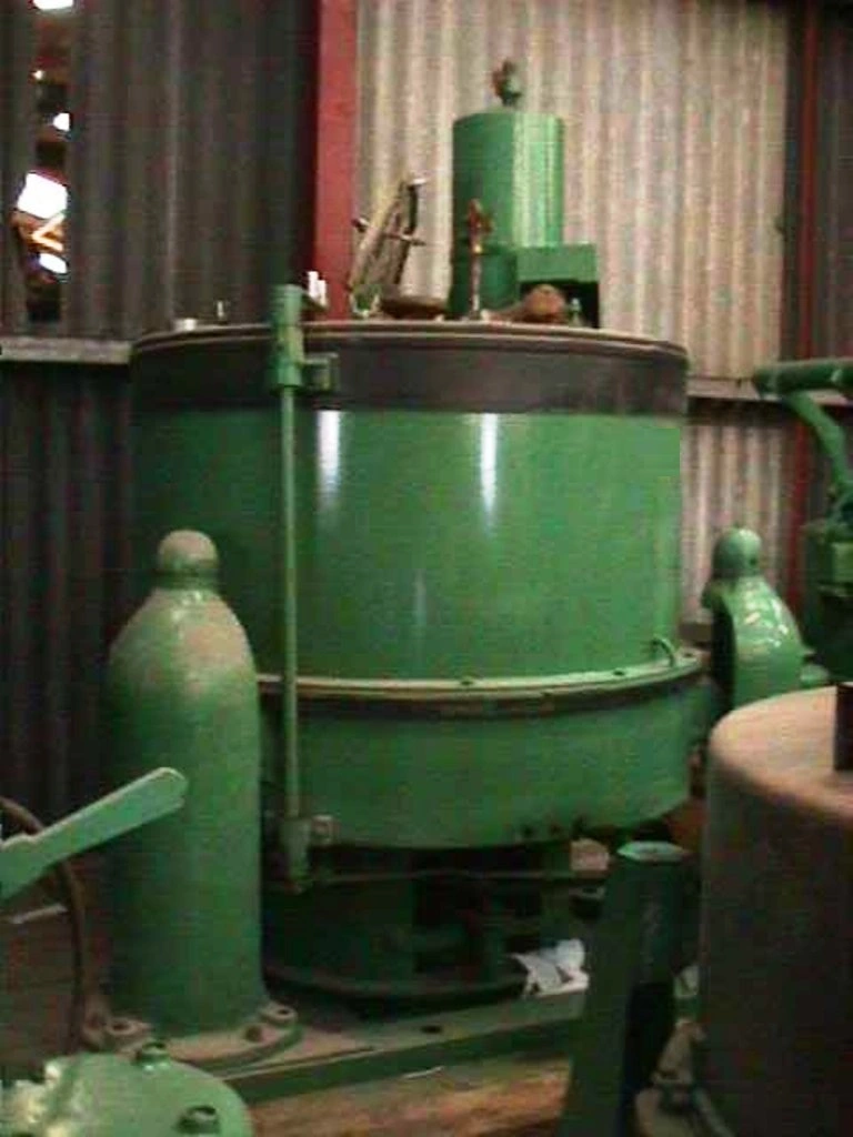 Hydromatick 40 x 24 perforate basket centrifuge, 316SS/rubber-lined.