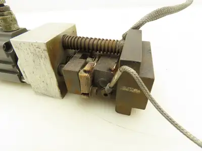 Fabco GTND-032-035-V Pneumatic Tooling Cylinder 35mm Stroke w/Toolplate Cutter