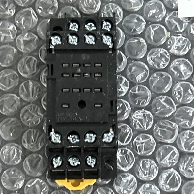 USED Omron PYF14A-E