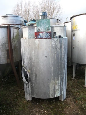 1,500L S/S Vertical Enclosed Tank