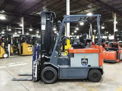 USED 2017 TOYOTA 7FBCU35