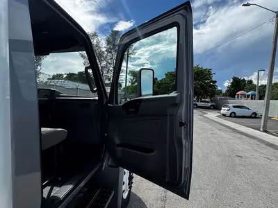 Used 2023 INTERNATIONAL MV607 Box trucks Florida US | Truck and Van Outlet #1509128