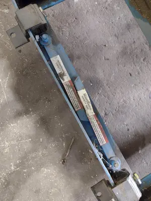 3,000 LBS X 48" X 48" ROTO-MAX HYDRAULIC SCISSOR LIFT TABLE W/ ROTARY LEWCO ROLLER CONVEYOR TOP, 110 VOLT: STOCK #20877