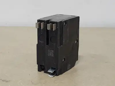 USED SQUARE D QO230