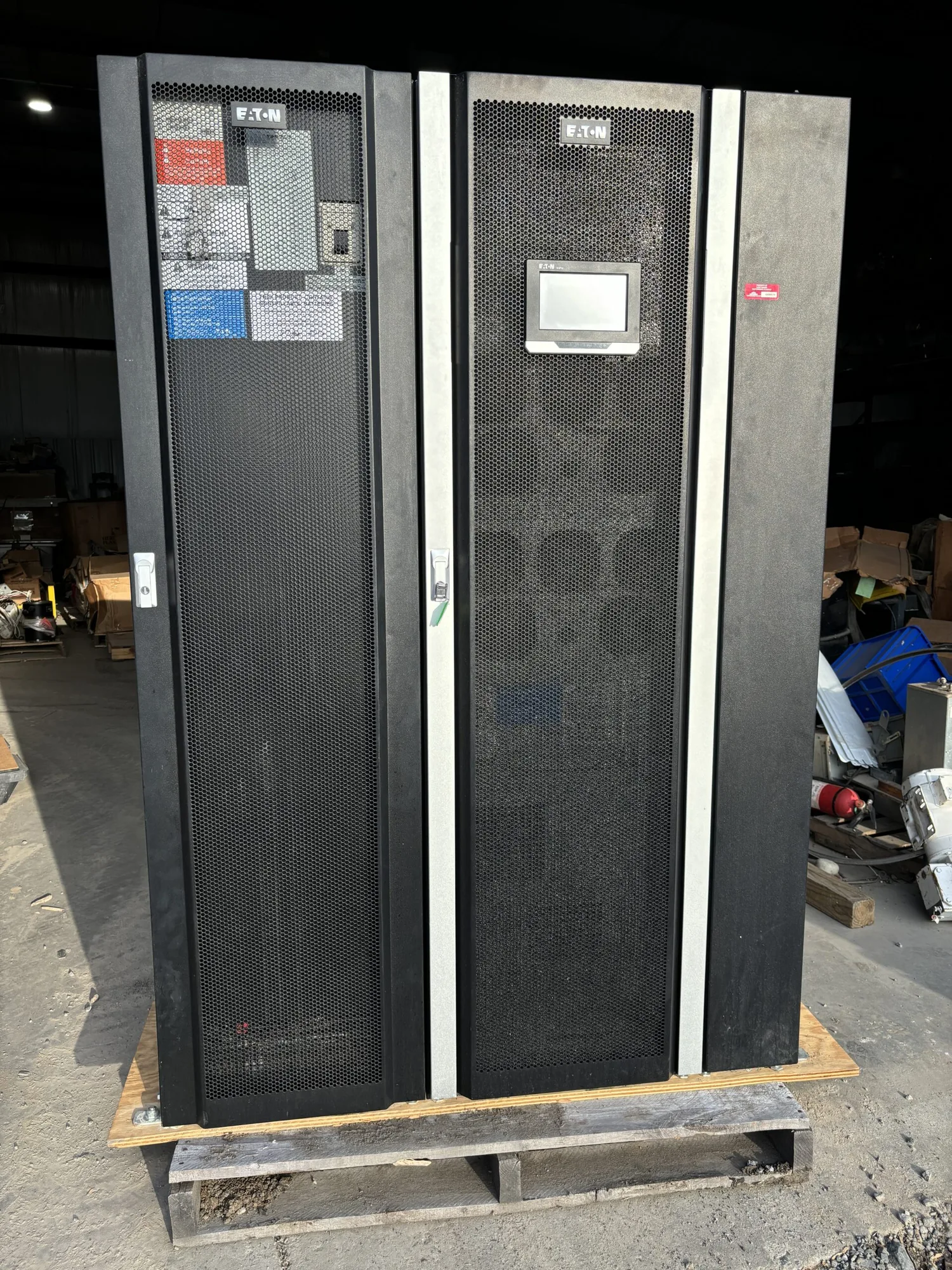 Eaton 93PM-100-2 100 KW UPS System with Internal Batteries 480 VAC 50/60Hz