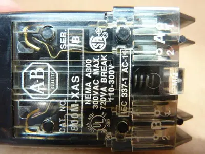 USED ALLEN BRADLEY 800MB-X016S AMBER