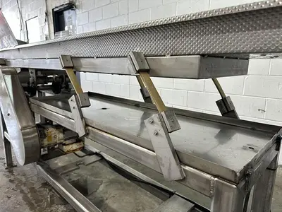 9' Shaker Conveyor