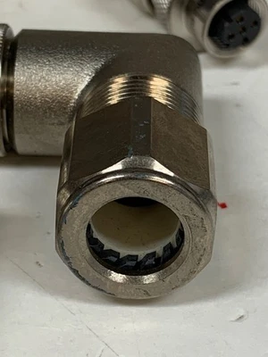 NEW Amphenol Does Not Apply