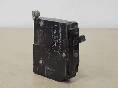 15 Amp, 1 Pole, 120/240 volts Circuit Breaker OO115