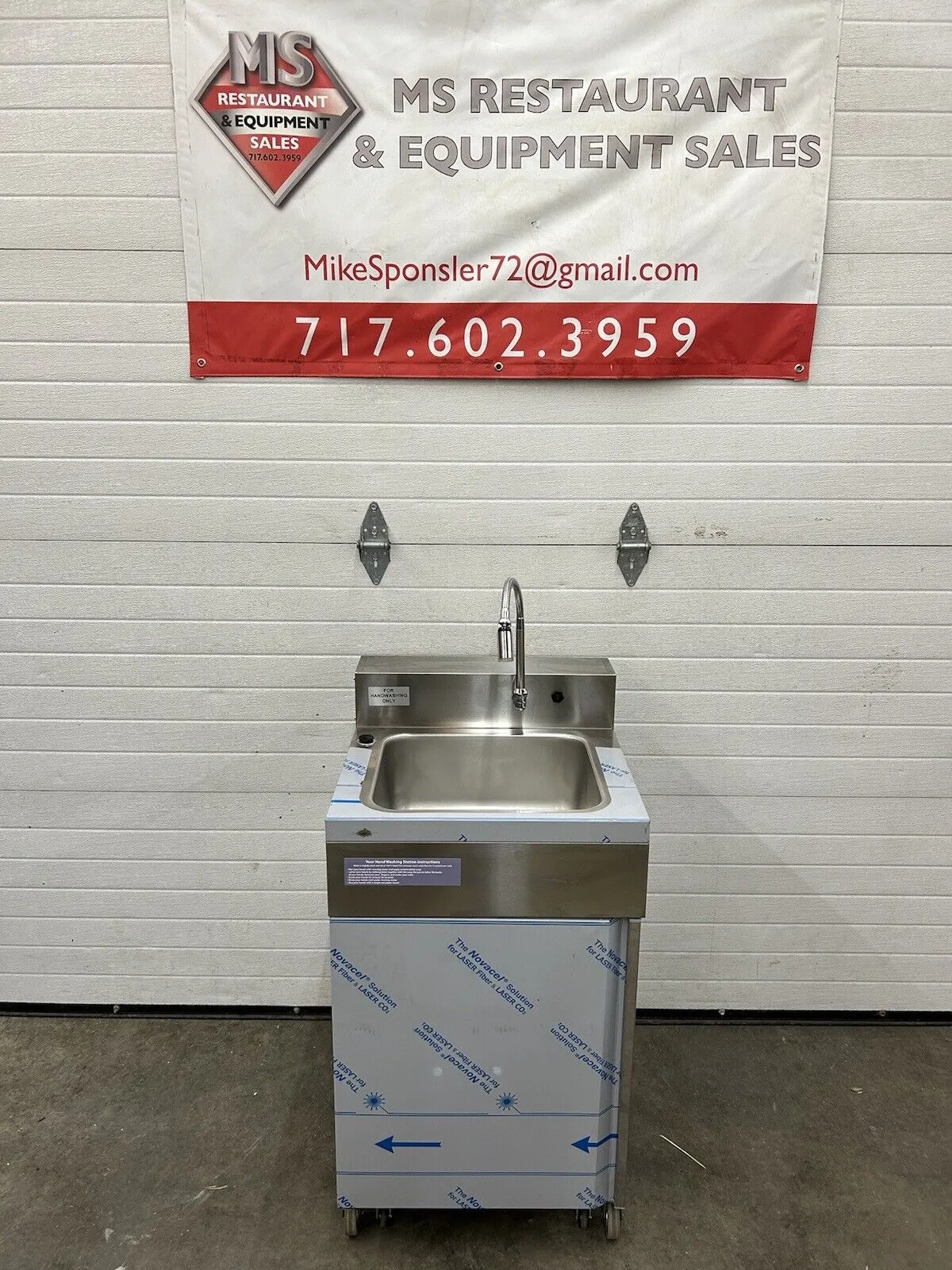 Hybrid 684 Hands Free Portable Sink NEW
