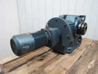 SEW-EURODRIVE KT127BR77DT100LS4BMG4HR High Torque Gear Reducer 899:0 Ratio