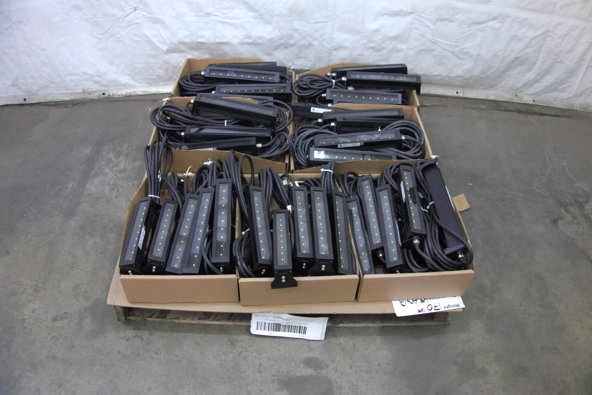 Used LARSON HAL-13-8W-LED-20C-24V-FL Lighting Ohio US | Aucto #1396779