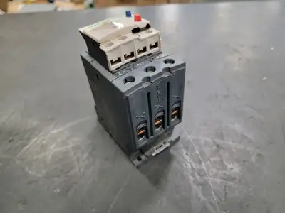 USED SCHNEIDER ELECTRIC LRD340
