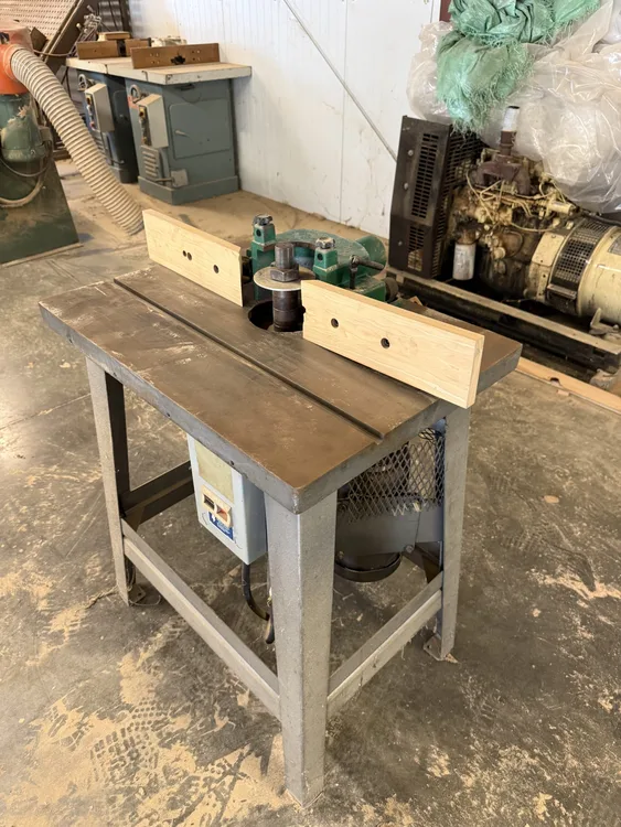 Used _UNKNOWN_ 1333 WITH GROOVE Woodworking Shapers Pennsylvania US | AW Machinery, LLC. #1095367