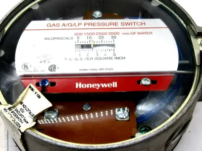 NEW HONEYWELL C437D-2011 GAS PRESSURE SWITCH C437D2011