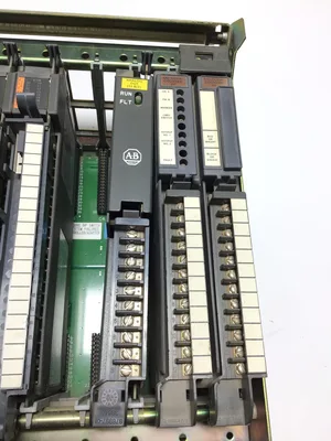 Allen-Bradley 1771-A2B 8 Slot I/O Chassis PLC Processor Power Supply & Cards Key