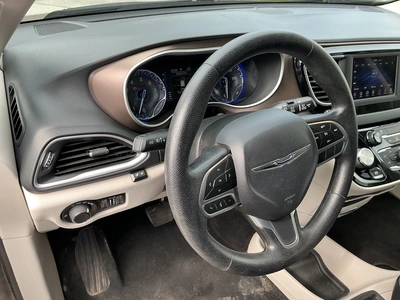 USED 2020 CHRYSLER VOYAGER