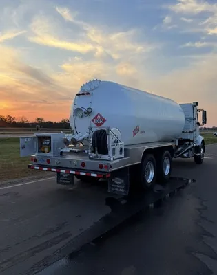 Used 2021 VOLVO VNR WESTMOR PROPANE TANK Tanker trucks Minnesota US | Carco Truck & Equipment #1514139