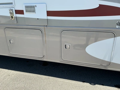 USED 2013 WINNEBAGO F53
