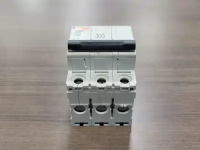 USED MERLIN GERIN C60N-C63
