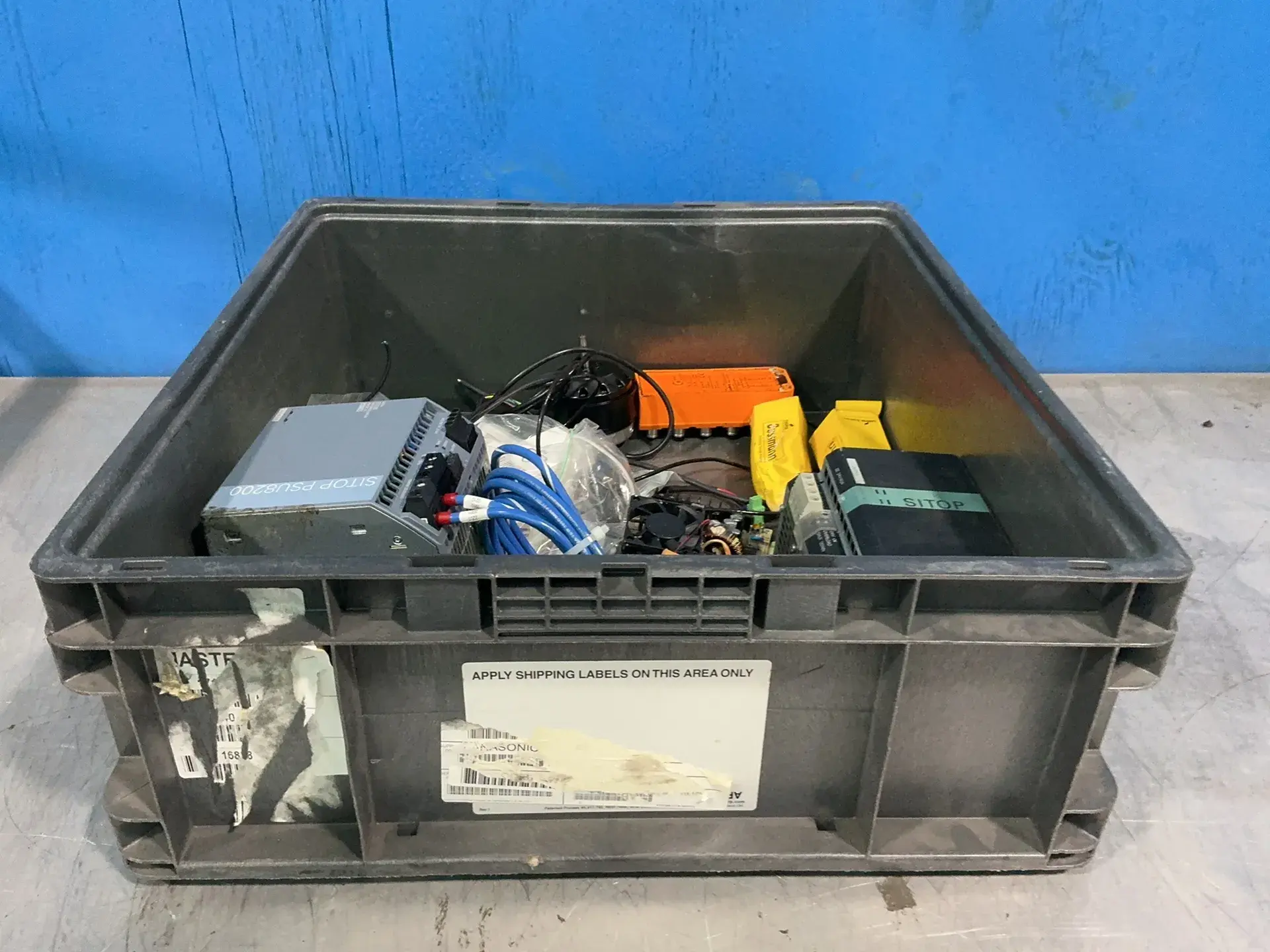 Used COOPER BUSSMANN, SIEMENS _UNKNOWN_ DIN Rail Power Supplies Ohio US | HGR 24 #1406231