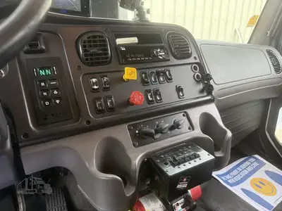Used 2018 FREIGHTLINER BUSINESS CLASS M2 106 Hooklifts & Roll-Offs California US | Mittry Construction #1363502