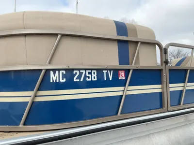 Used 2015 BENTLEY 220 FISH N RIDE Boats (Misc) Michigan US | Miedema Asset Management Group #1693321