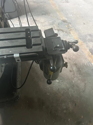 Bridgeport Series 1 Knee Mill