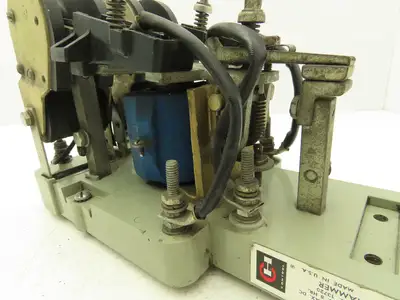 Cutler Hammer 6002 H493A Mill Type DC Contactor 600V DC 2 Pole 2A Coil Size 1