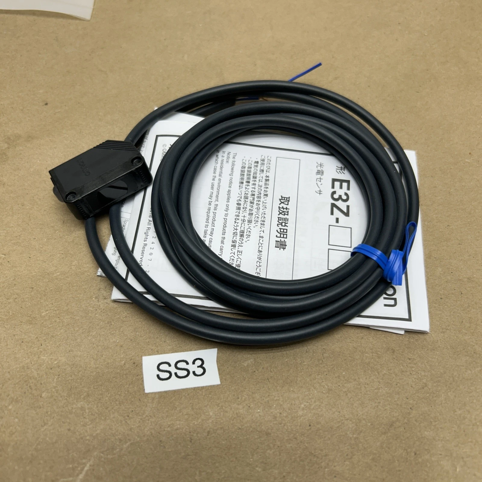 NEW Omron E3Z-T81-L