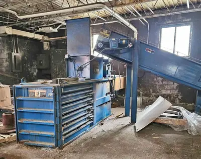 Selco Closed Door Baler with Conveyor