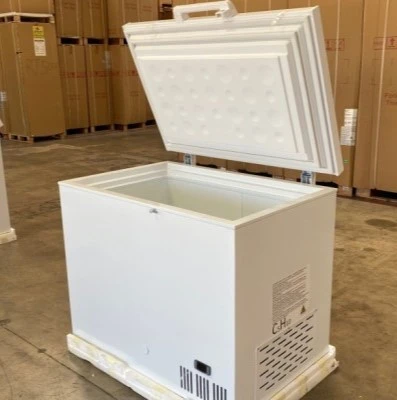 171-0388 41" Solid Top Self Contained Ultra Low Temperature Chest Freezer